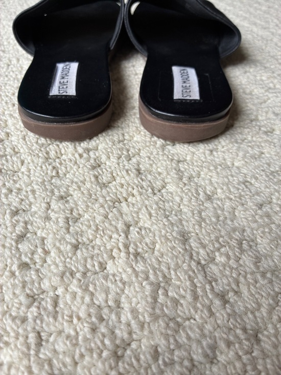 Steve Madden Women’s Black Leather Karolyn Flat Sandals Size 8 - Picture 5 of 8